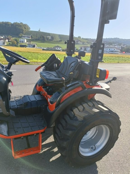 Kleintraktor  TAFE 6028 H mit hydrostatischem Antrieb